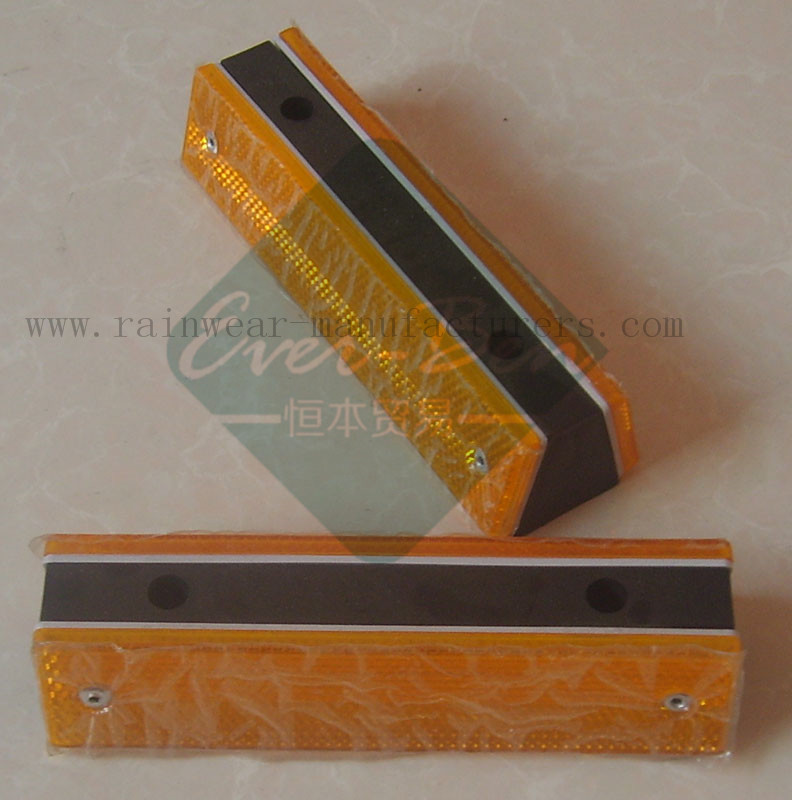 Bulk road reflectors wholesale road barrier.jpg